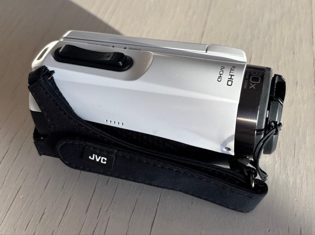 JVC Everio エブリオ　ハンディカメラ　GZ-F270-W　耐衝撃・低温