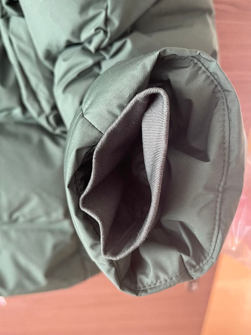 s*7様 【新品】　ユニクロ　シームレスダウンパーカー3Dカット　グリーン　Mサ