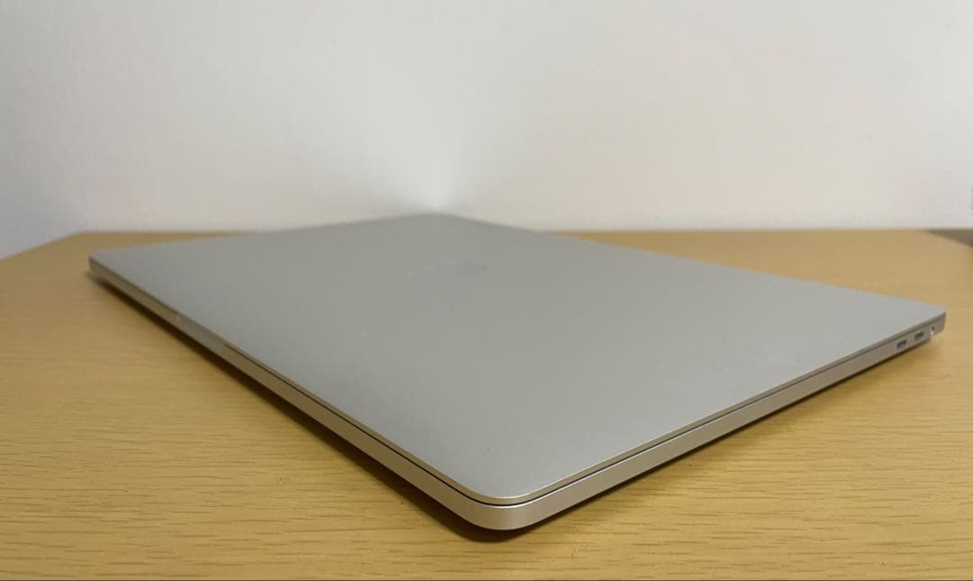 『美品』 MacBook Pro 15インチ 充電回数６回、99%大容量1TB