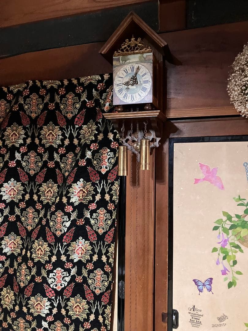 伝統的な振り子時計 花柄装飾　イタリア