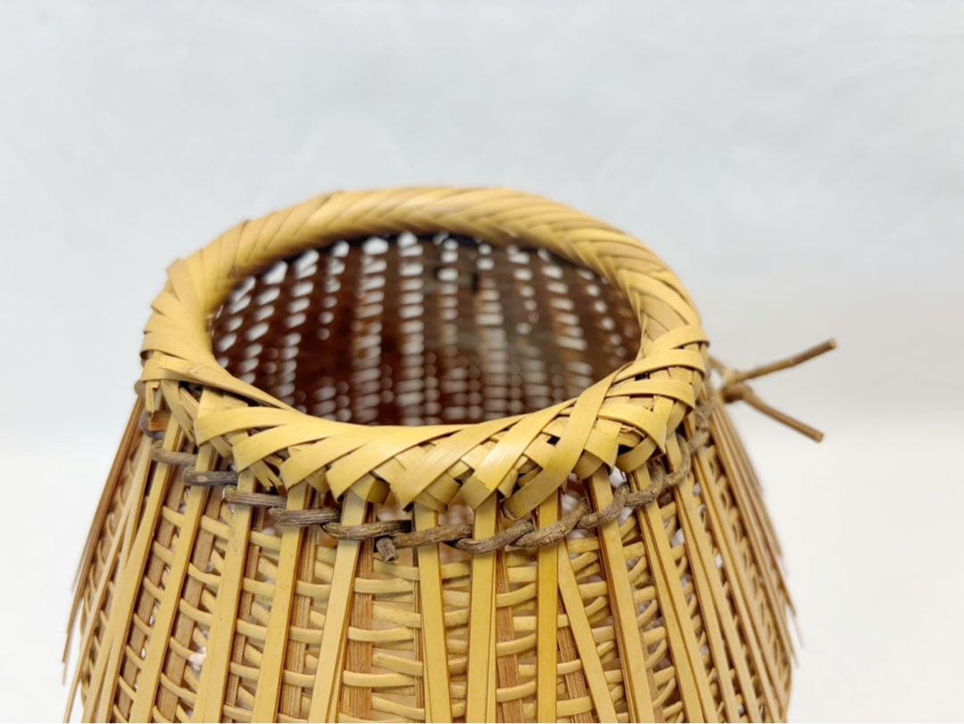 華道具 白竹 桂籠 竹花入 茶道具 竹工芸 天然竹製 竹篭 竹細工 生花 茶室