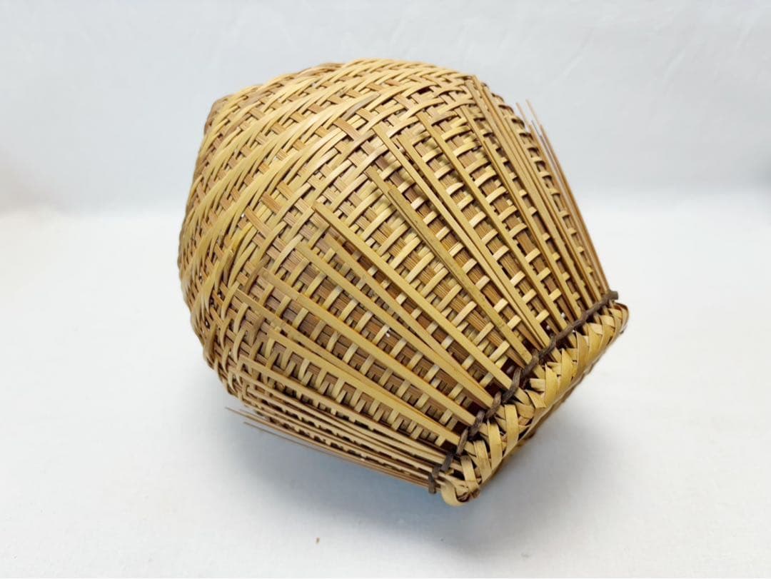 華道具 白竹 桂籠 竹花入 茶道具 竹工芸 天然竹製 竹篭 竹細工 生花 茶室