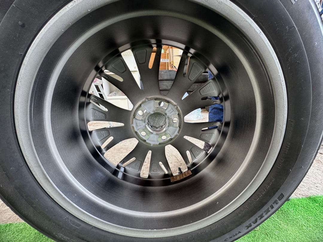 クラウンクロスオーバ一　純正スタッドレス225/55R19