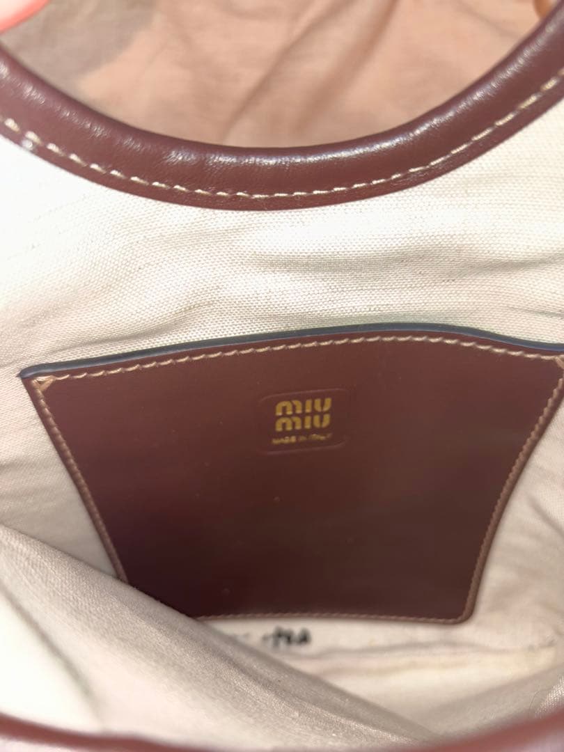 MIU MIUアイビー レザー ハンドバッグ2WAYショルダーバッグ