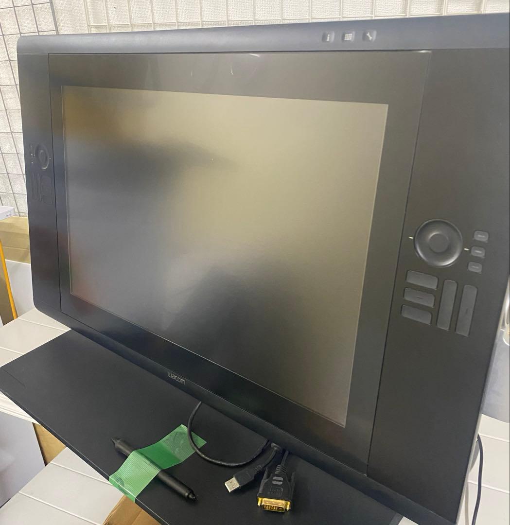 s*n様 Wacom Cintiq 24HD DTK-2400 液タブ　ペンタブ