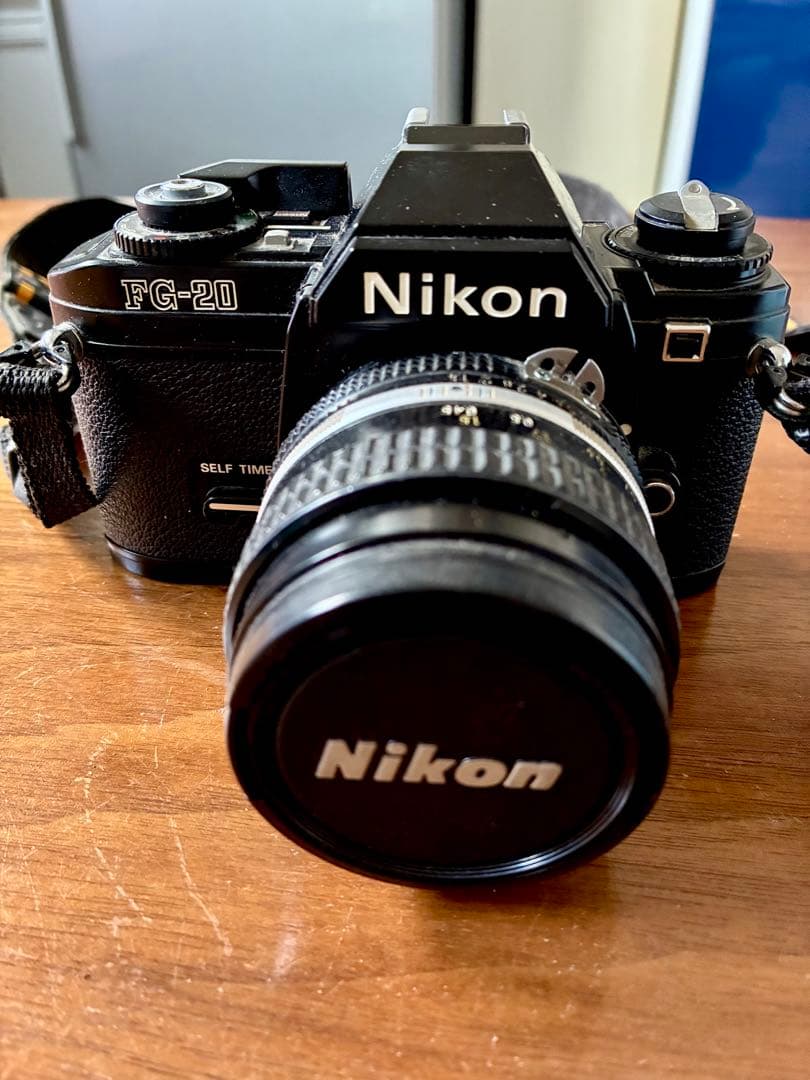 Nikon FG-20 一眼レフカメラ　レンズ付き　アンティークカメラ