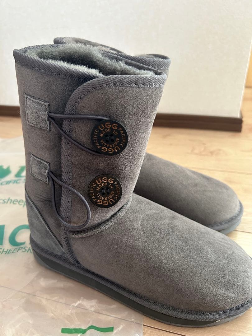 UGG グレー ムートンブーツ