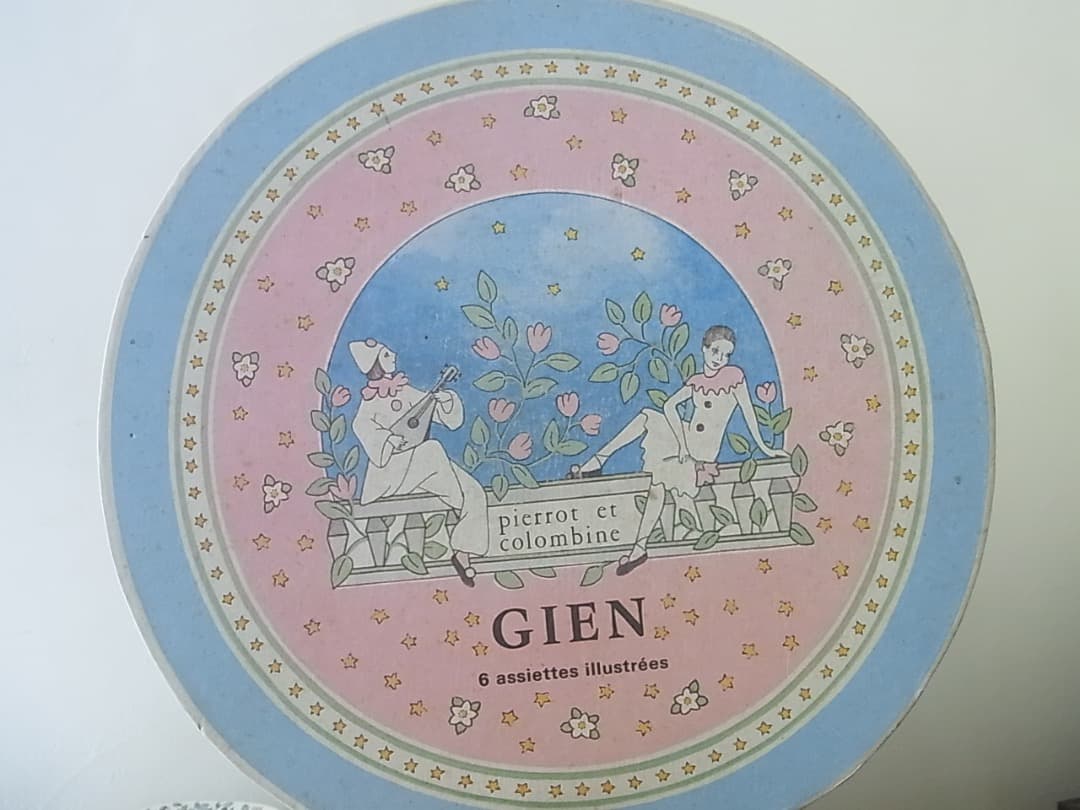 未使用・箱入　フランス　GIEN　ジアン　ピエロとコロンビーヌ　プレート６枚