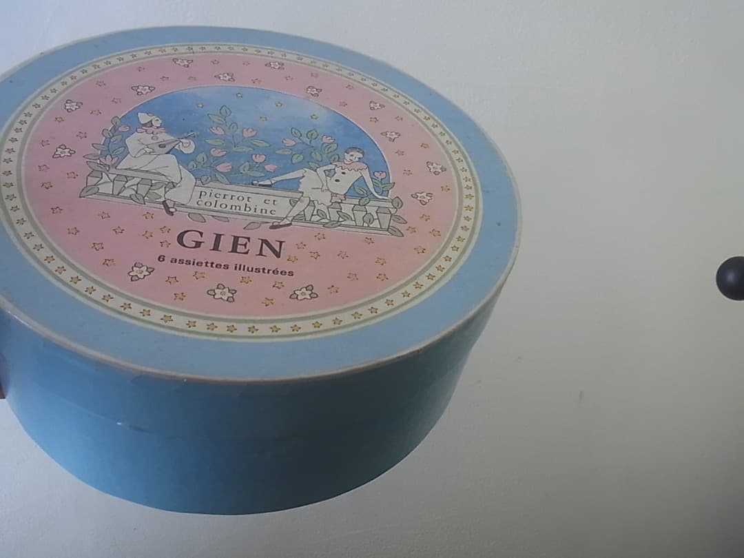 未使用・箱入　フランス　GIEN　ジアン　ピエロとコロンビーヌ　プレート６枚