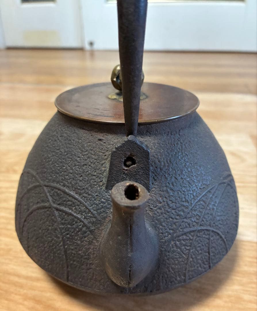 龍文堂鉄瓶　在銘