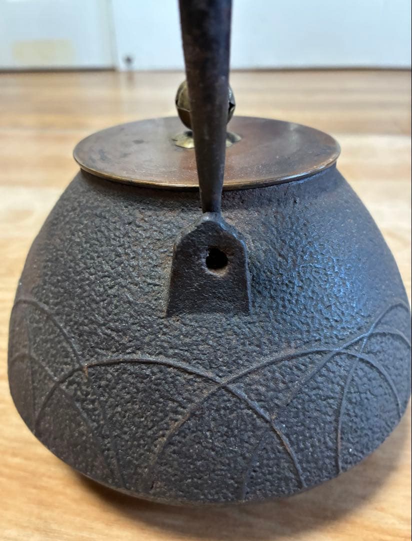 龍文堂鉄瓶　在銘