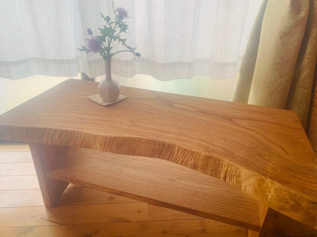 月うさぎ サイドテーブル、TV台(栴檀片側耳付一枚板天板)ワイルド一点物❣️