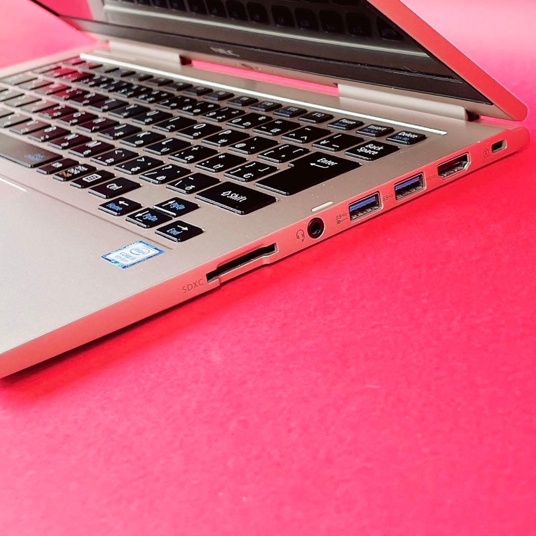 2Wayタブレット✨️タッチパネル小型軽量ノートパソコン✨️薄型カメラ付きWin11