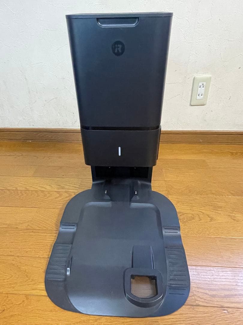 美品　iRobotoルンバ i3 クリーンベース付き