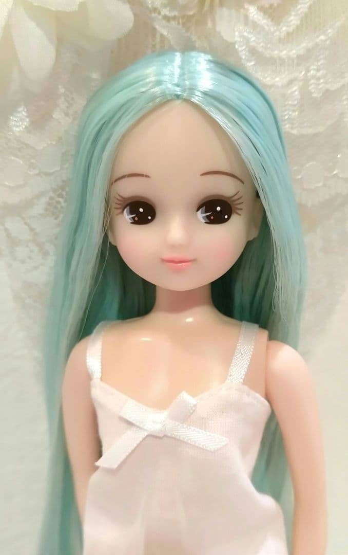 リカちゃんキャッスル お人形教室 真ん中分けスーパーロングストレート ② 新品