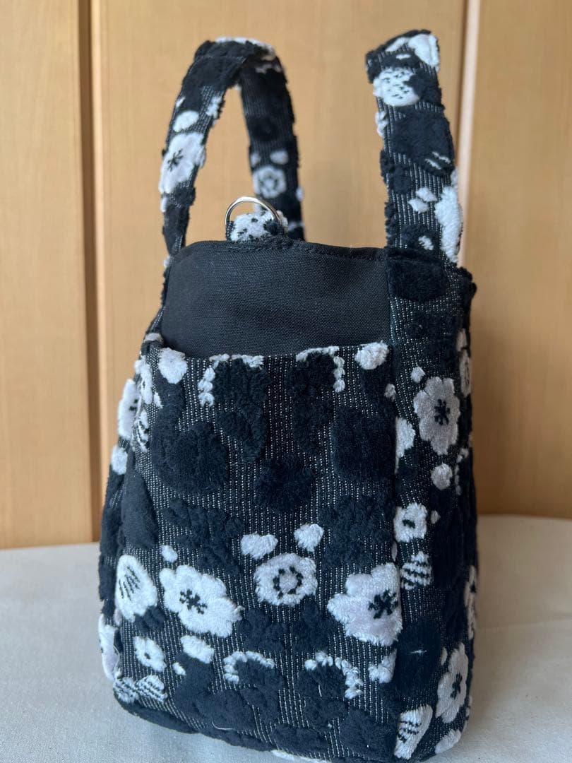 のびしろ応援【ジョリーフルール】もふもふ　チューリップバック　M パンダブラック