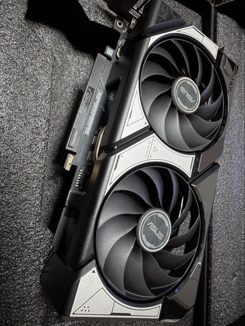 グラフィックボード・グラボ・ビデオカード ASUS Dual GeForce RTX 5060 8GB GDDR7