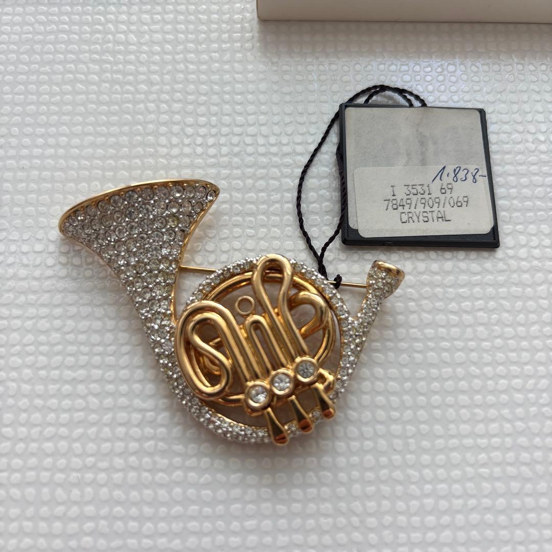 Swarovski ホルン型ブローチ