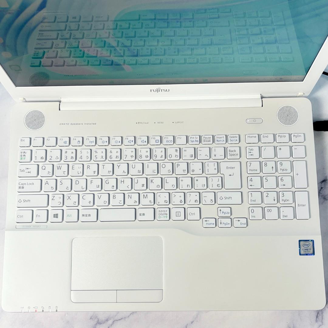 美品！Corei7・16GB・SSD・DVD・ホワイト・ノートパソコン