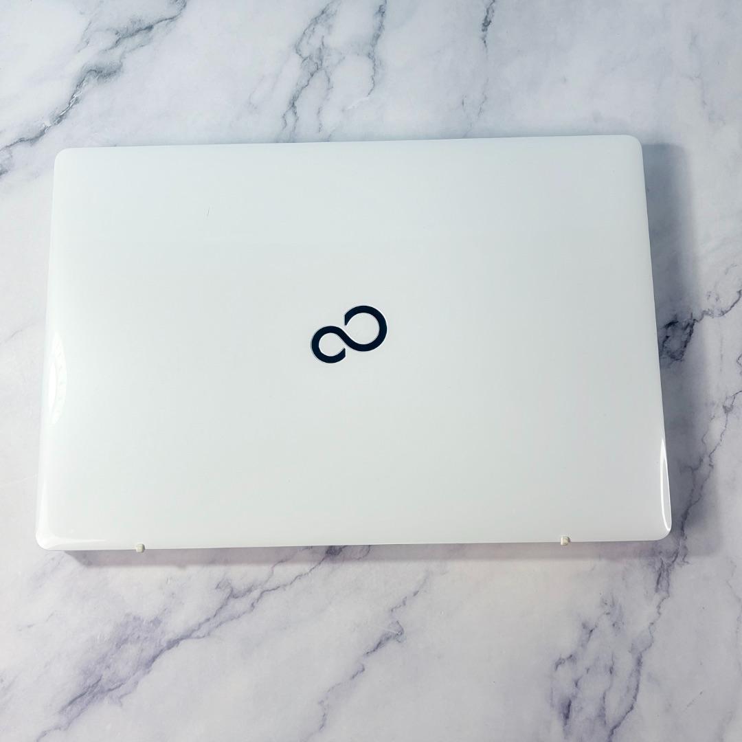 美品！Corei7・16GB・SSD・DVD・ホワイト・ノートパソコン