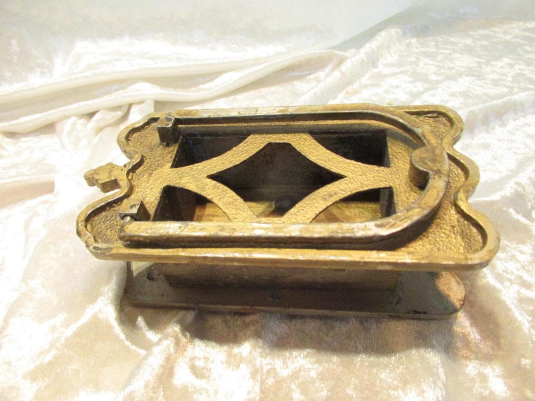 ドアノッカー　真鍮製 イギリス