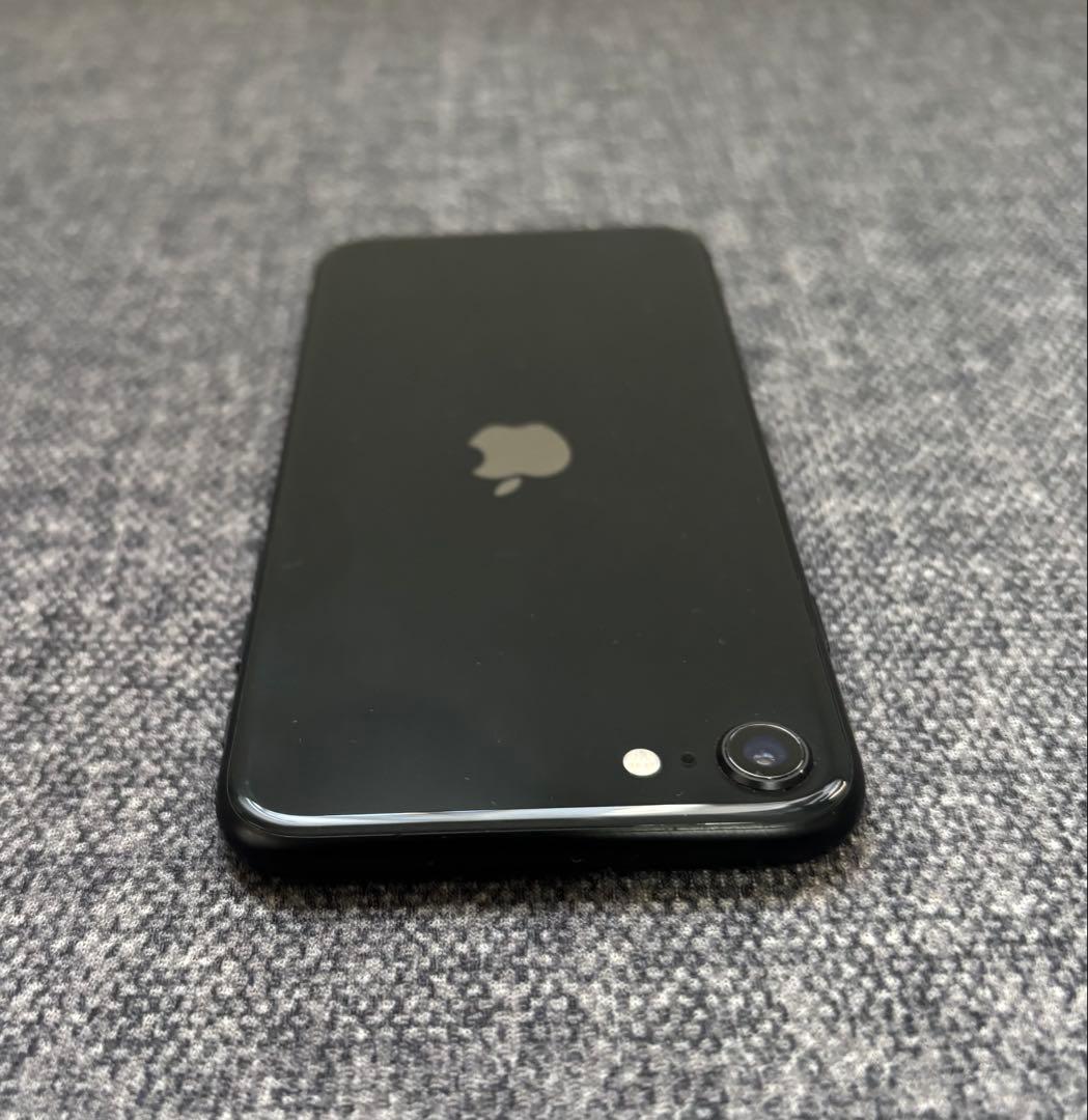 【中古】Apple iPhone SE (第2世代) ブラック 本体
