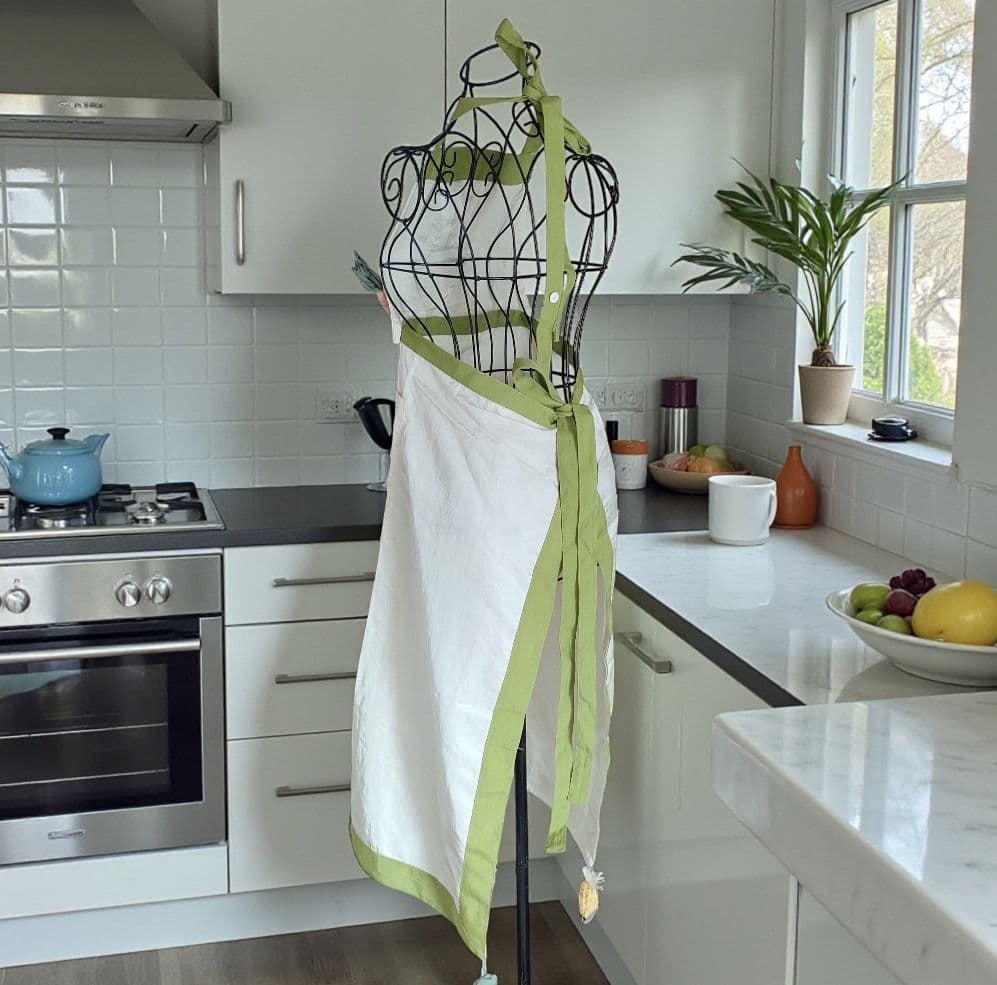 【新品未使用】Potechino さえら エプロン