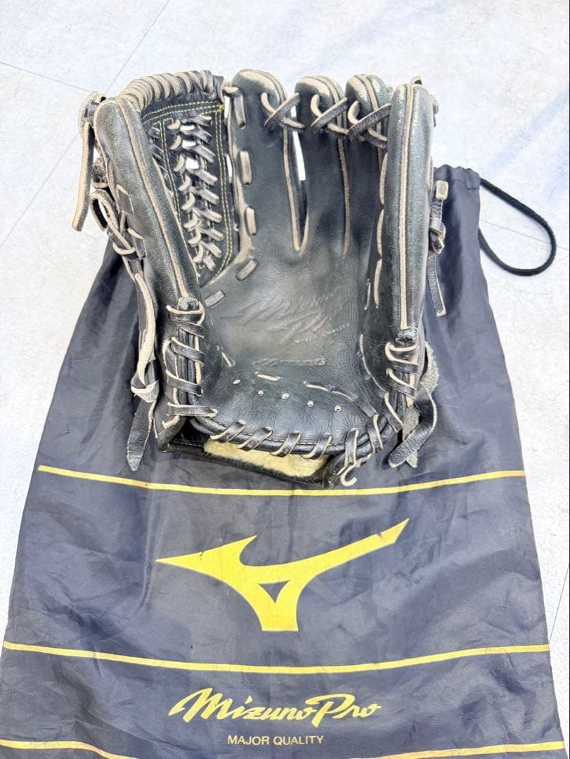 ミズノプロ 硬式内野手用 黒 袋有