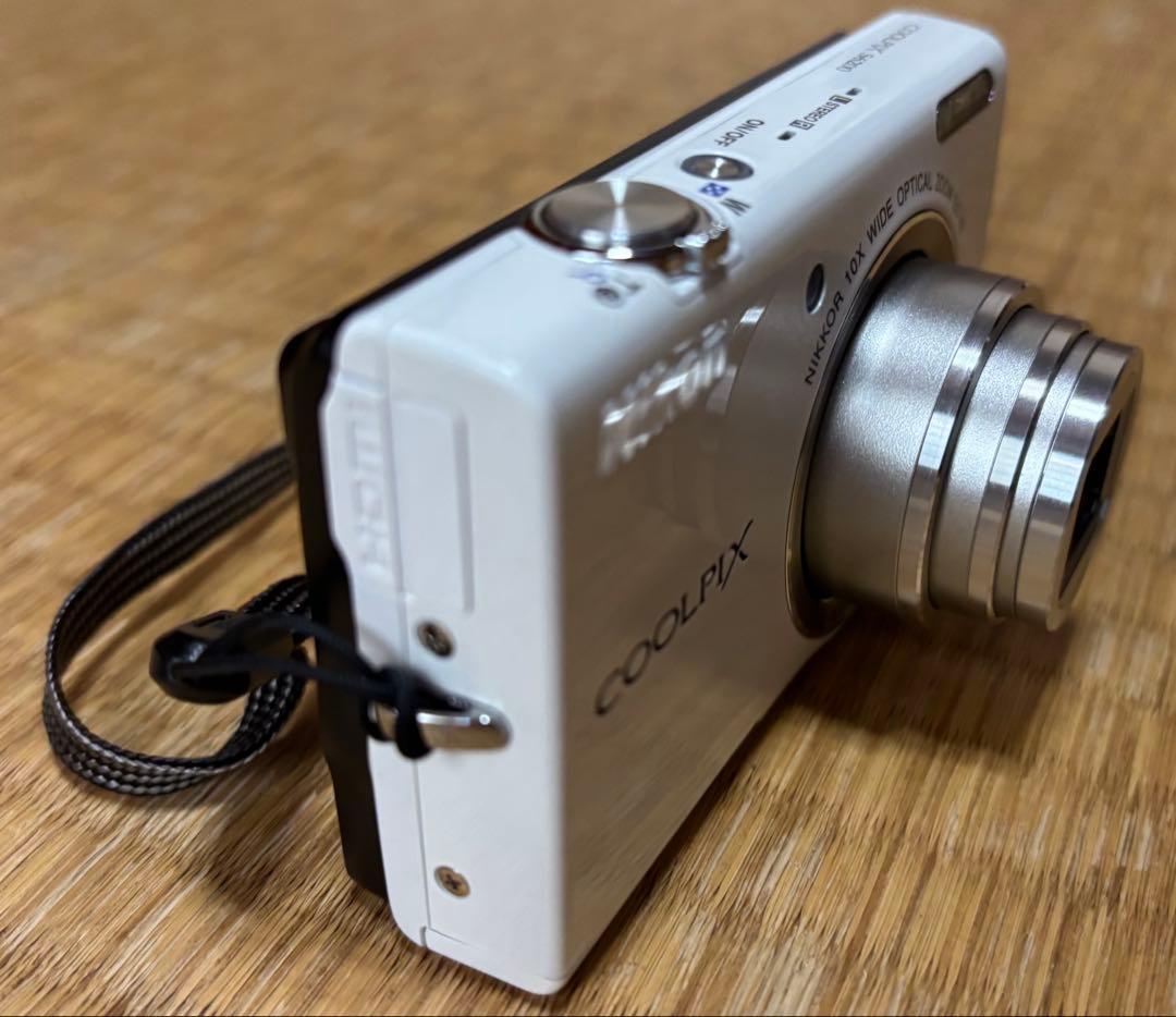 Nikon COOLPIX S6200 ホワイト