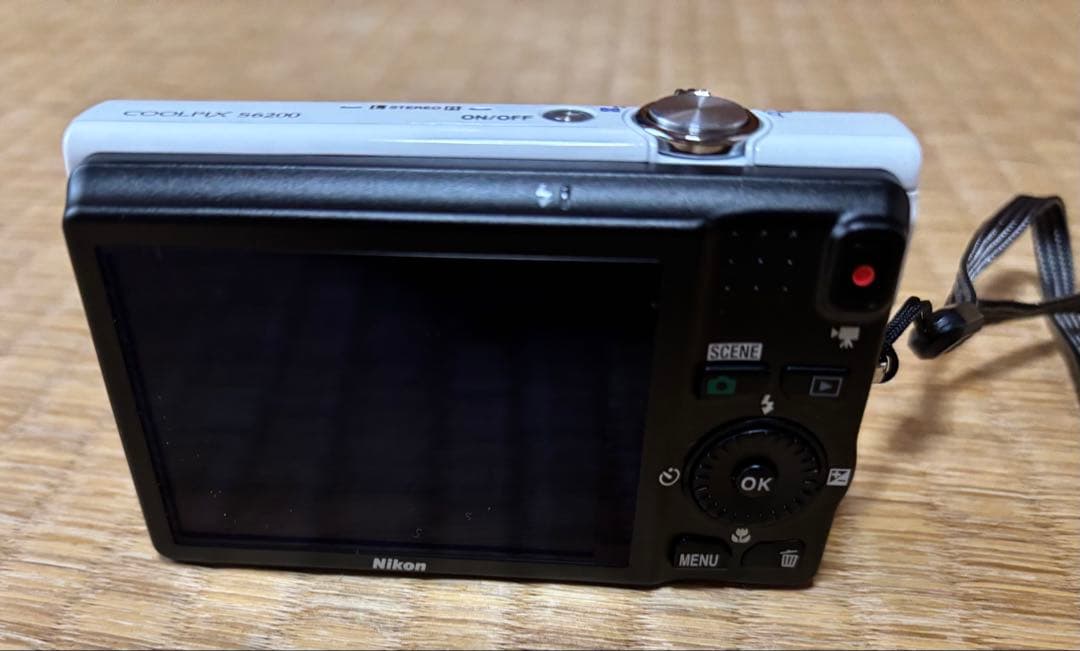 Nikon COOLPIX S6200 ホワイト