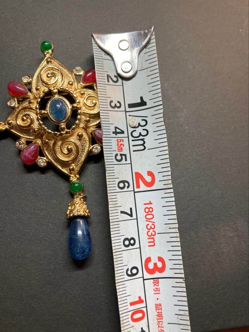 trifari ブローチ　美品