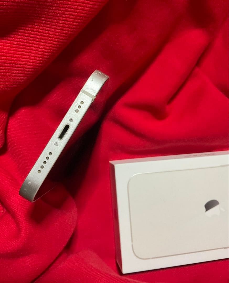 Apple iPhone 13 ホワイト 本体　即購入⭕️