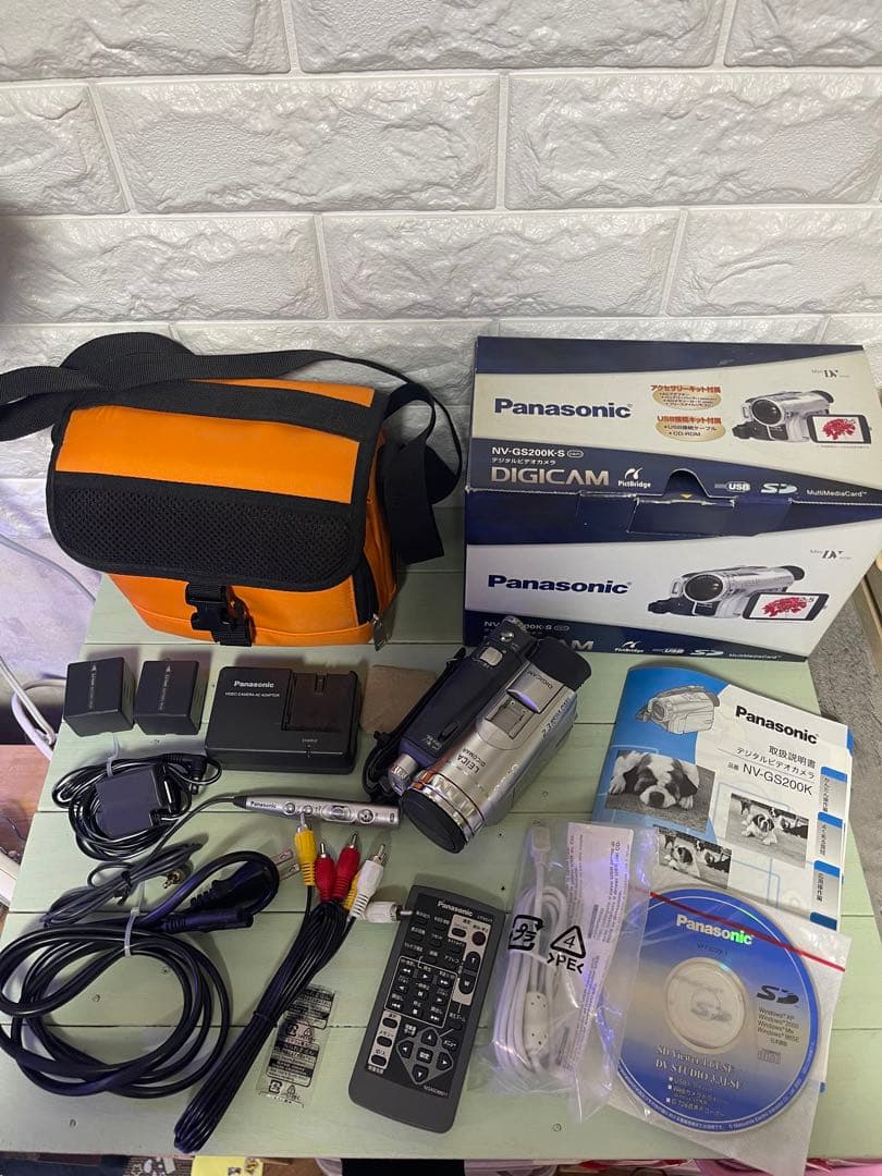 パナソニック　デジタルビデオカメラ NV-GS200K-S