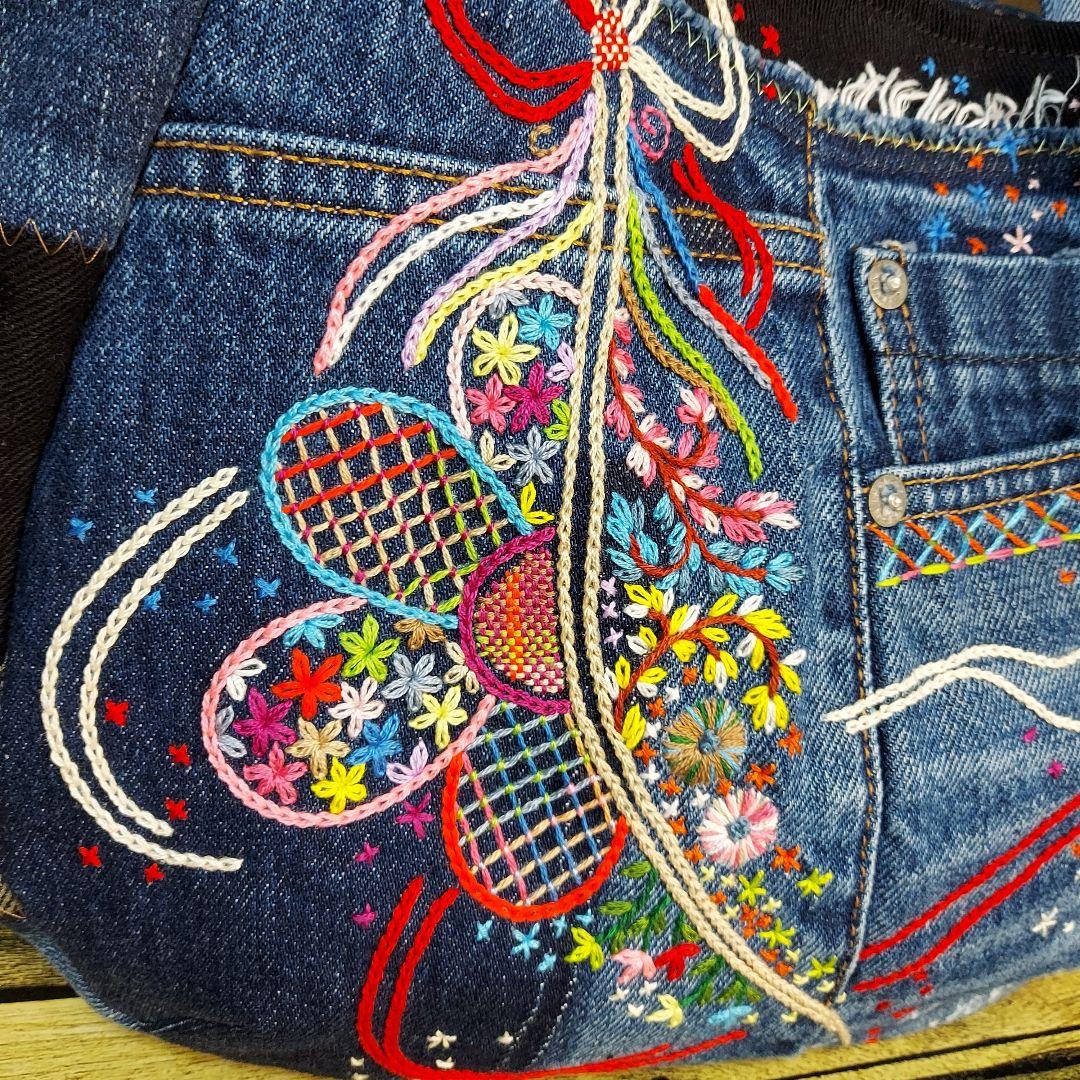 刺繍デニムバック　No.646　デニムリメイク　チューリップバック　丸いバック