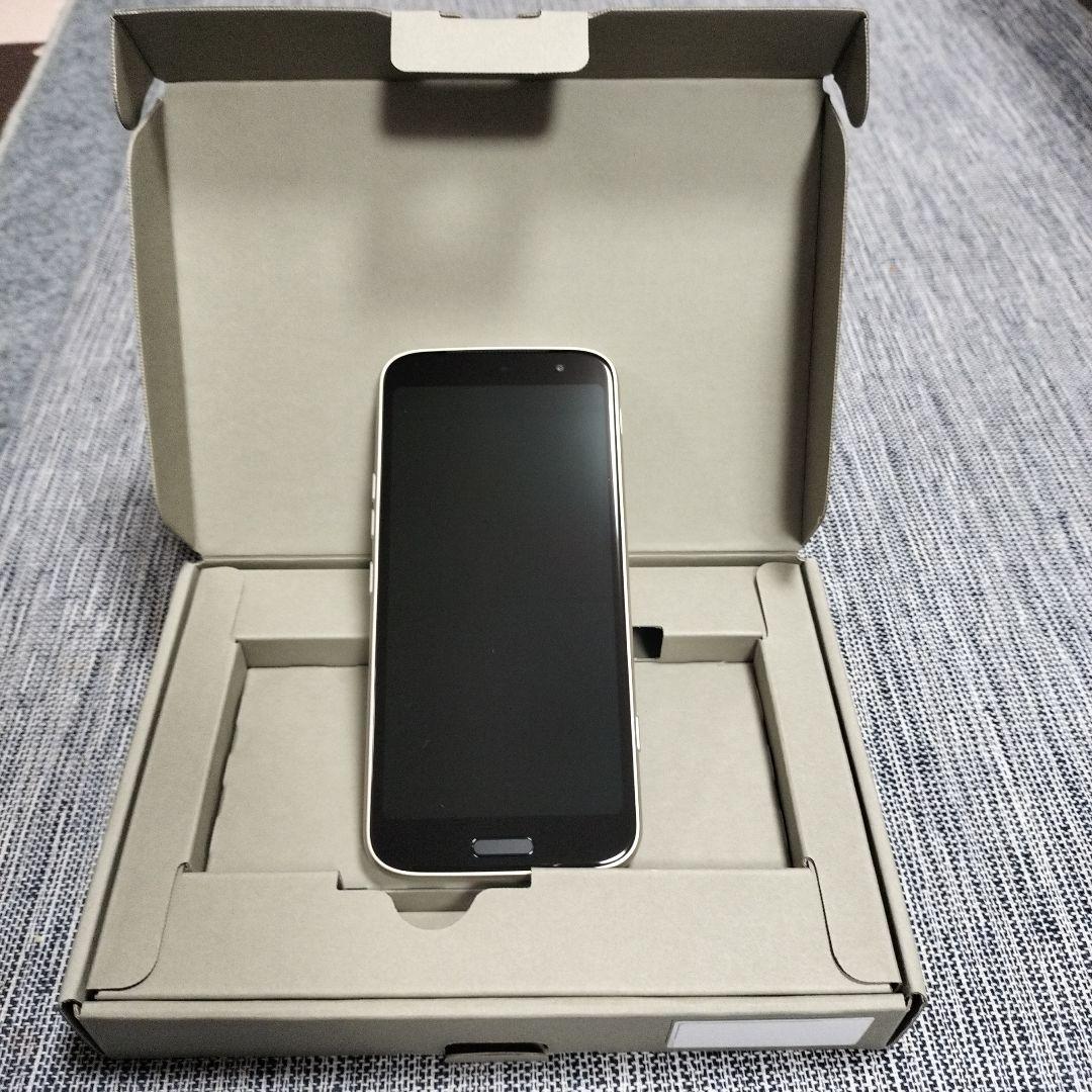 docomo らくらくスマートフォン F-53E　ゴールド　未使用品