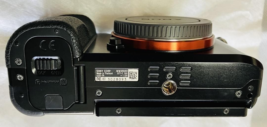 SONY α7R 本体 + ボディーキャップ + バッテリー + 充電器 セット