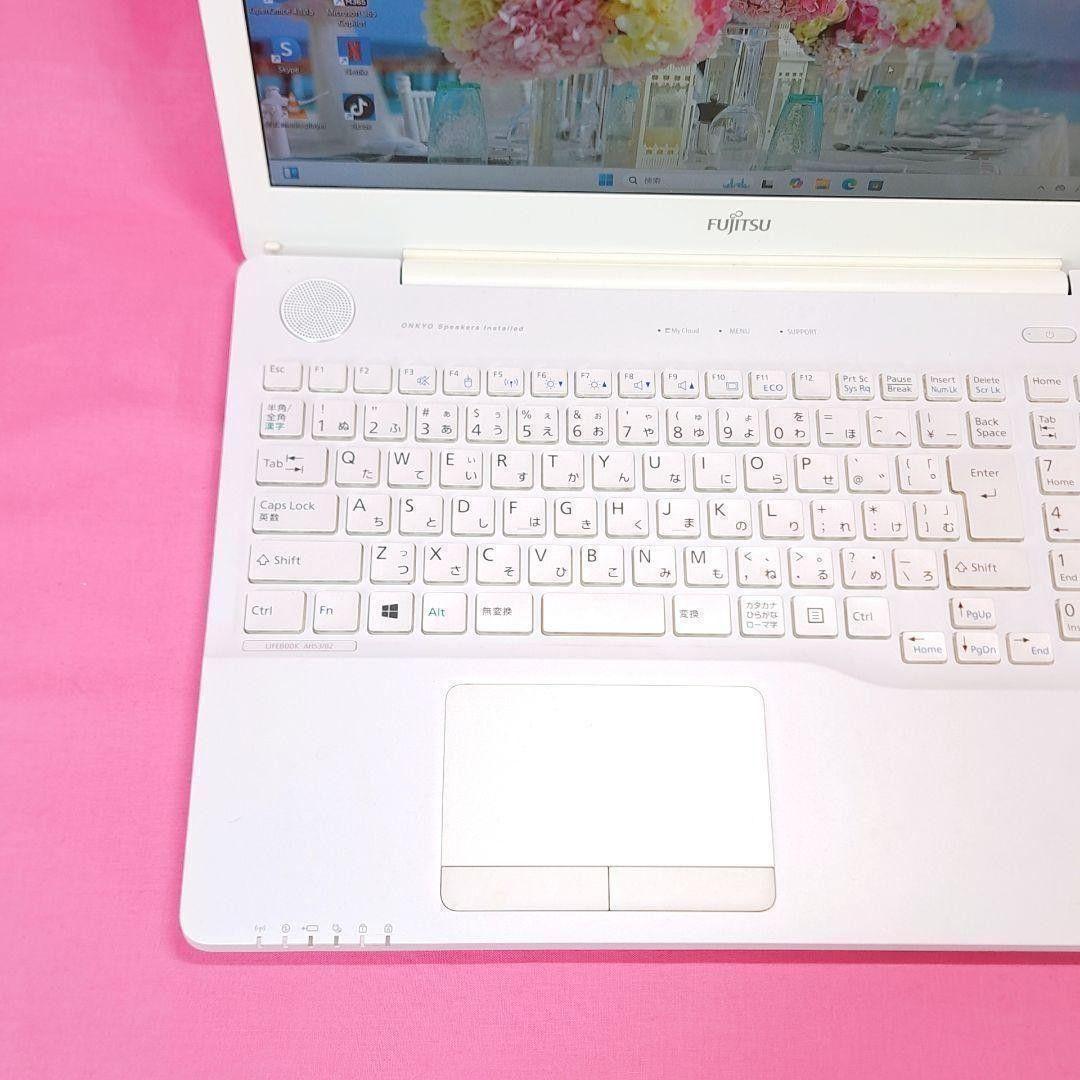 208 第7世代i7/SSD/8GB　富士通ノートパソコン Windows11