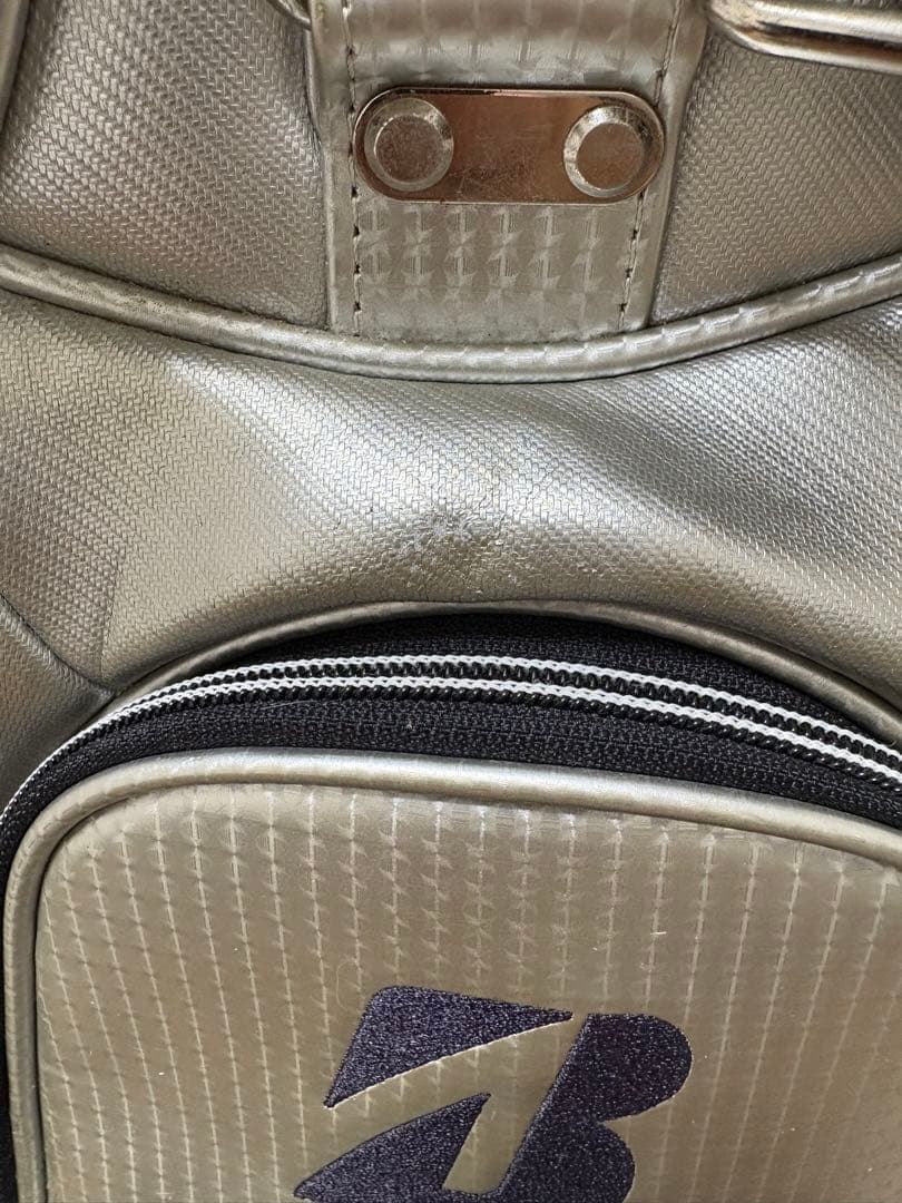 ブリヂストンTOUR B シルバーキャディバッグ