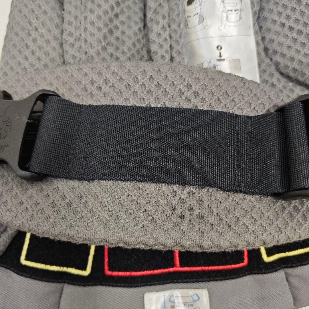 【mmmsss】 オムニブリーズ　抱っこ紐 グレー