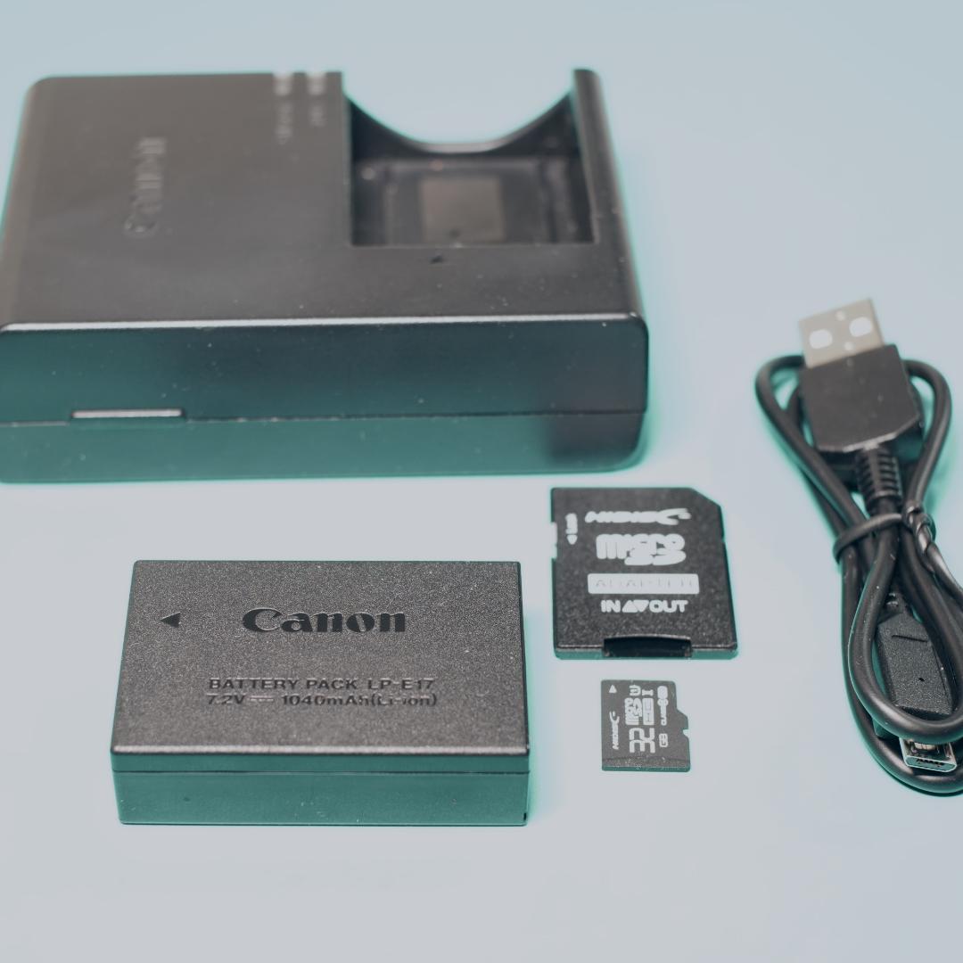 Canon EOS kiss X10 18-55mmレンズキット ホワイト