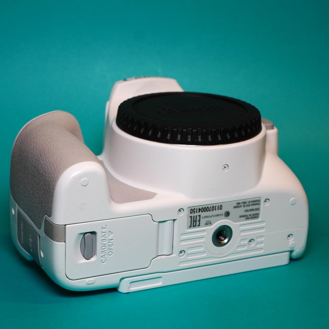 Canon EOS kiss X10 18-55mmレンズキット ホワイト