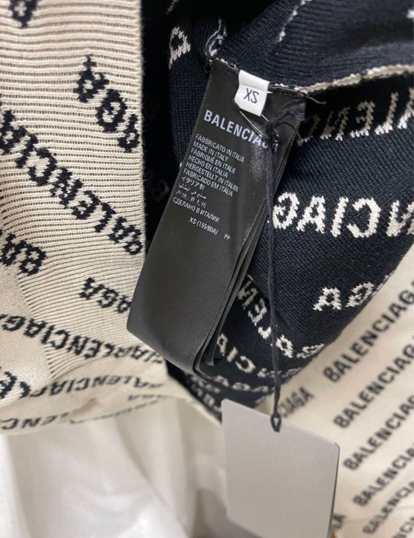 新品未使用 バレンシアガ balenciaga総柄ロゴクルーネックニットセーター