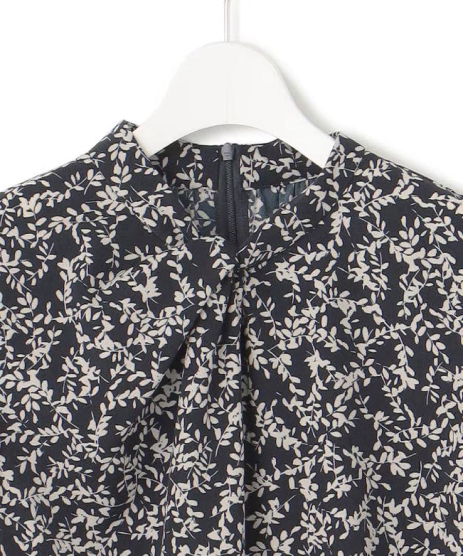 2025SS 完売品　23区　【洗える】シャドーリーフ プリント ブラウス