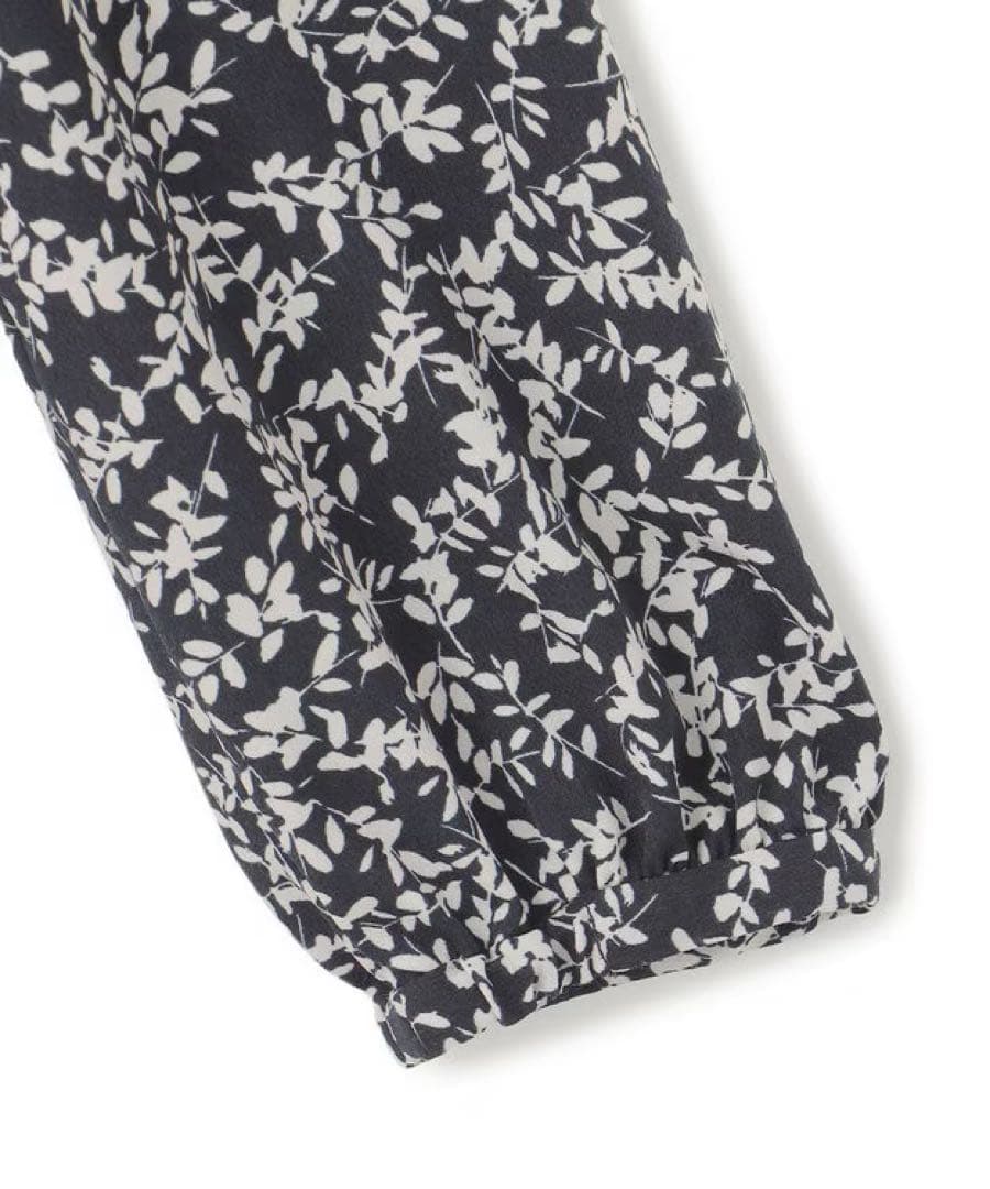 2025SS 完売品　23区　【洗える】シャドーリーフ プリント ブラウス