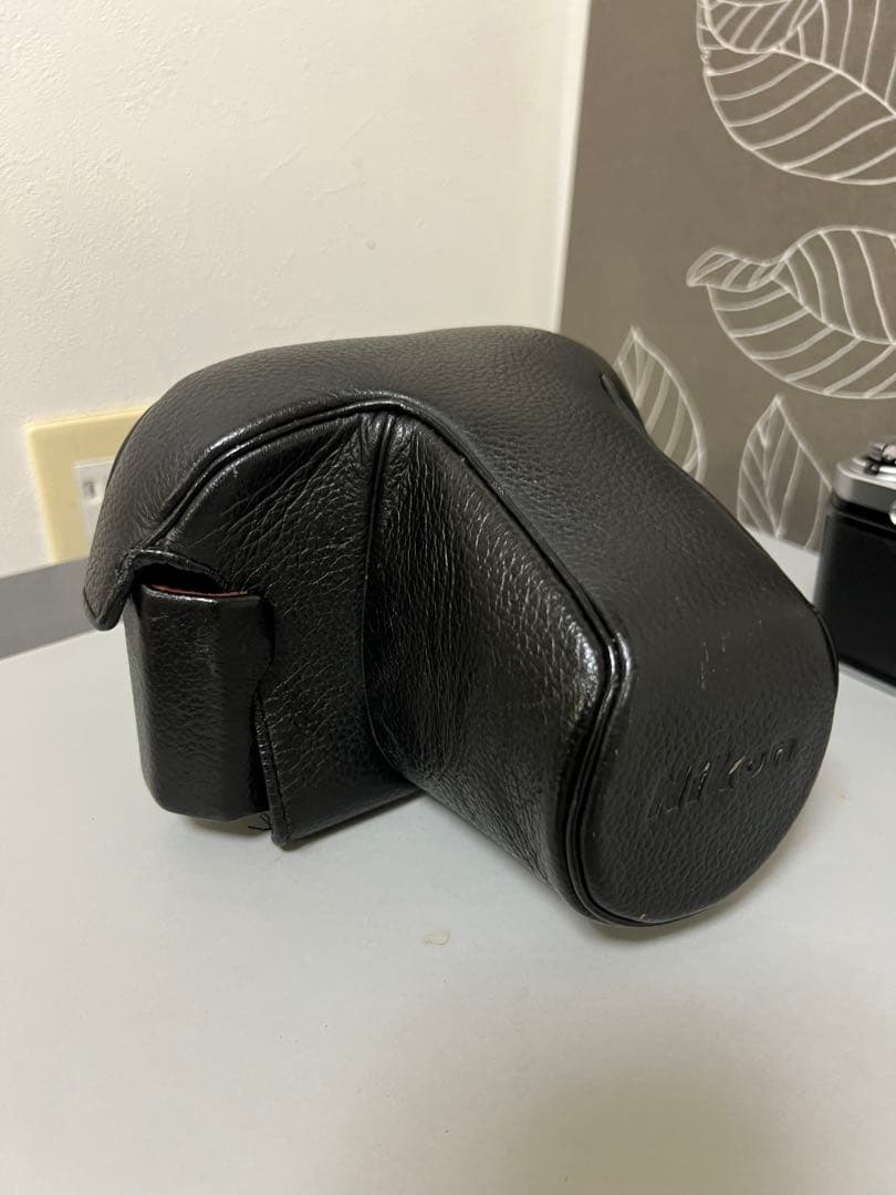 Nikon F2 本体とケース