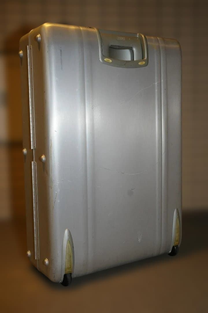 送料込！ZERO HALLIBURTON スーツケース ZR32T TASロック