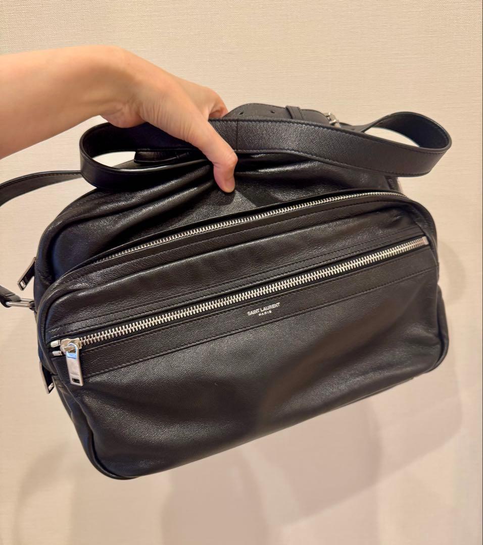 SAINT LAURENT ブラックレザー ショルダーバッグ　2回使用