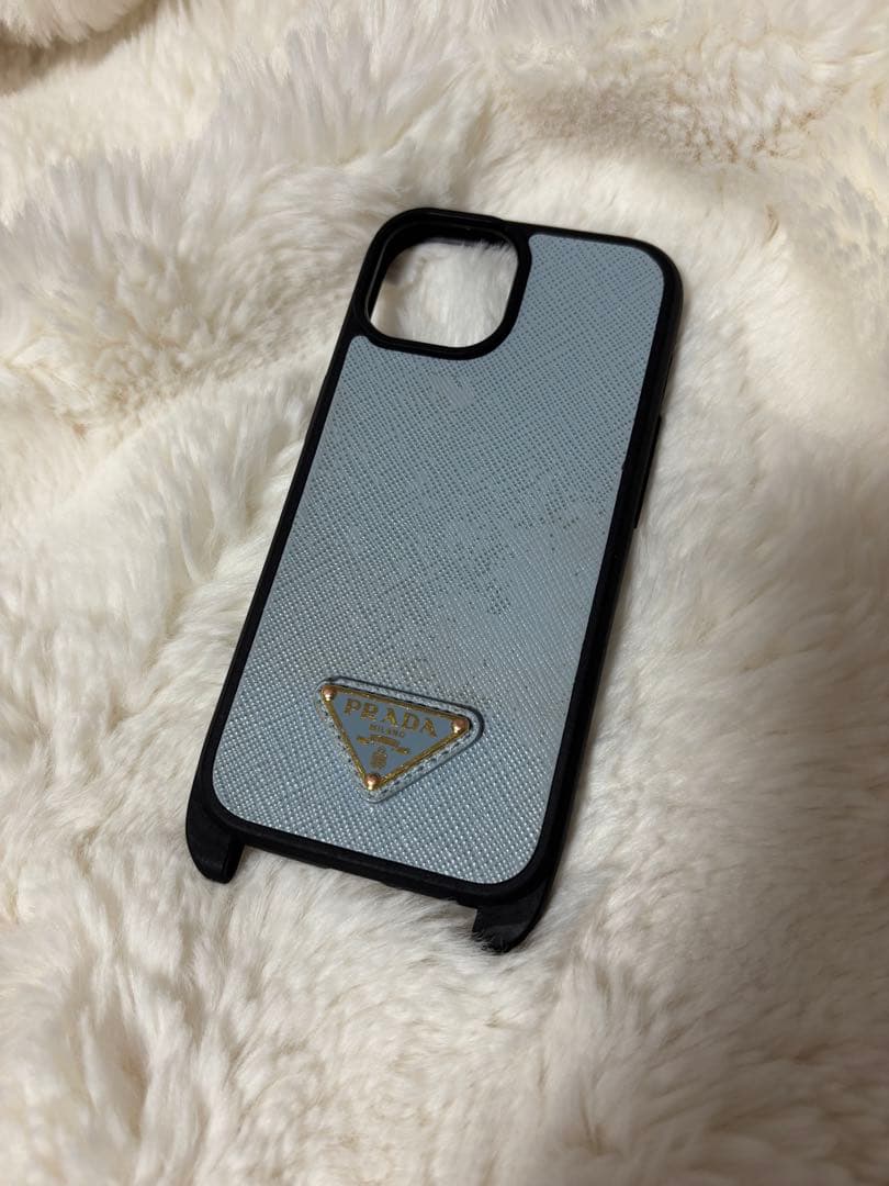 値下げPRADA サフィアーノトライアングル スマホショルダー iPhone15