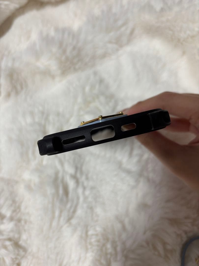 値下げPRADA サフィアーノトライアングル スマホショルダー iPhone15