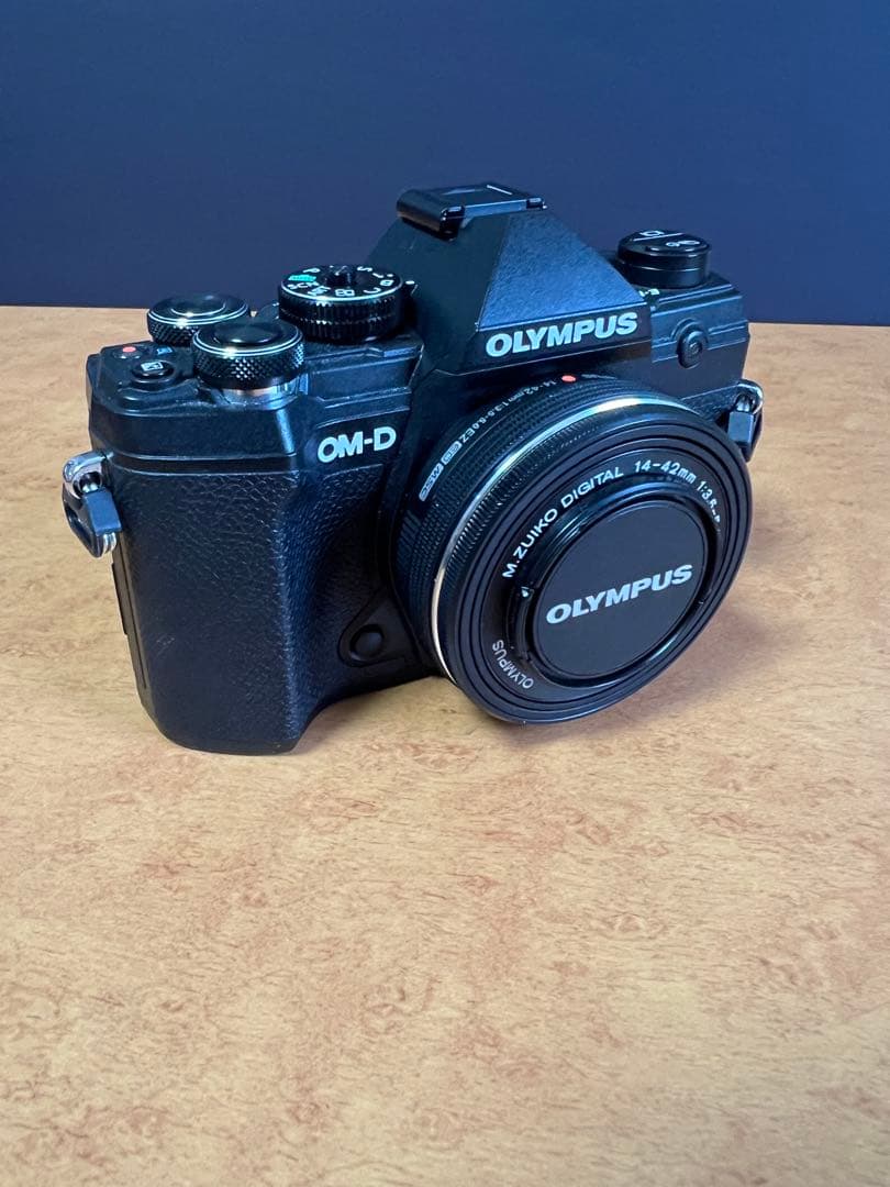 OLYMPUS OM-D E-M5 MarkⅢ